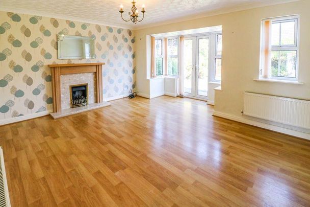 4 bedroom detached house to rent - Photo 1