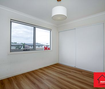 29 William Cooper Avenue, Bonner ACT 2914 - Townhouse For Rent | Do... - Photo 3