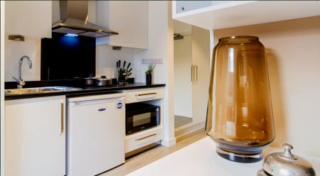 Bronze Studio - Photo 4