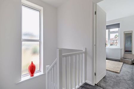 Carr Manor Drive, Leeds - Photo 3