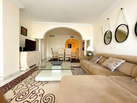 3 bedroom luxury Apartment for rent in Marbella, Andalusia - Photo 3