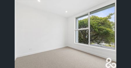 Simply Stunning Three-Bedroom Townhouse - Photo 3