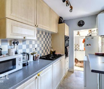 2 bedroom semi-detached house to rent - Photo 3