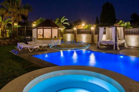 Superbe exclusive Villa de 14 dormitorios dans le centre de Marbella à 120 m de la plage! - Photo 5