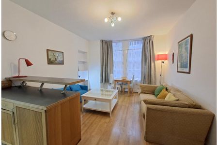 1 bed flat for rent in Holyrood - Photo 4