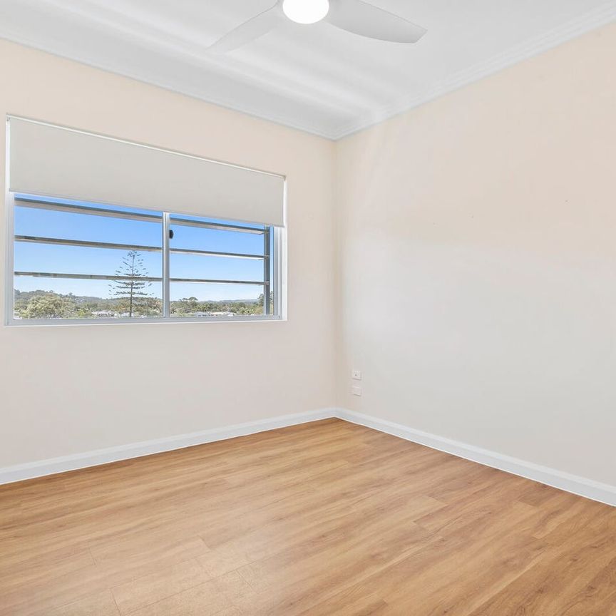 TWO BEDROOM, TWO BATHROOM UNFURNISHED UNIT IN THE HEART OF PALM BEACH - Photo 1