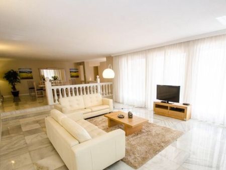 4 bedroom luxury Villa for rent in Marbella, Spain - Photo 5