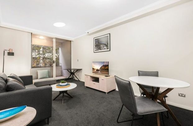 Fully Furnished - Spacious Studio Home - Photo 1