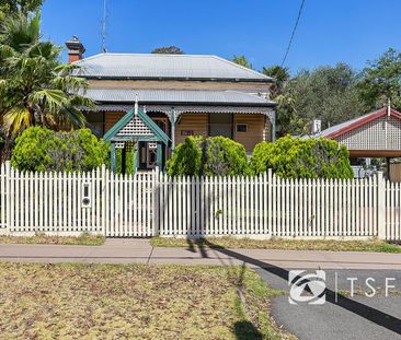 Charming Weatherboard Home - Prime Quarry Hill Location - Photo 6