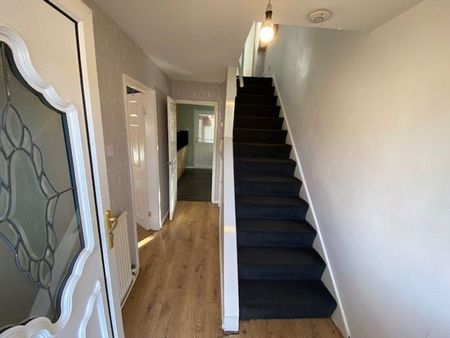 3 bedroom semi-detached house to rent - Photo 5