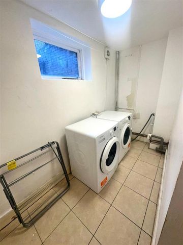 1 bedroom in a house share to rent - Photo 5