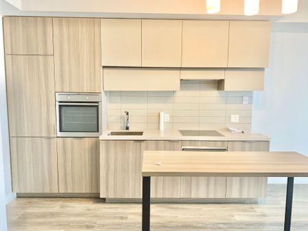 For Lease - 8 Eglinton Avenue Unit# 2207, Toronto, Ontario - Photo 3