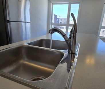 For Lease - 7 Bateson Street, Ajax, Ontario - Photo 6