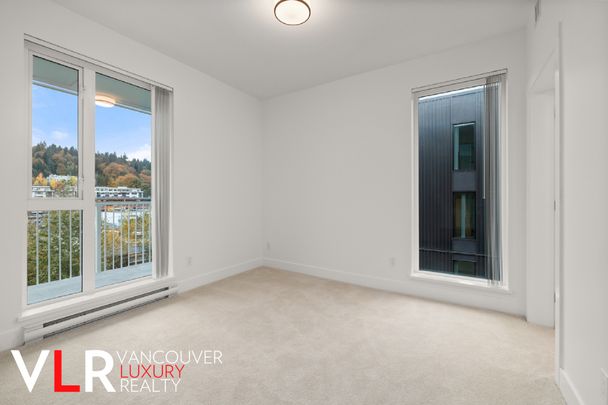 Condo in Port Moody, British Columbia - Photo 1