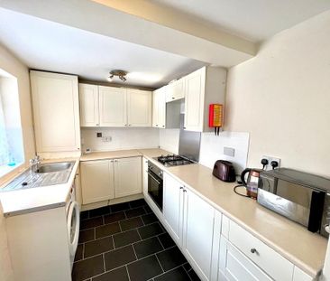 3 bedroom terraced house to rent - Photo 1