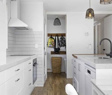 Spacious and Renovated Family Home in Prime Location - Photo 2