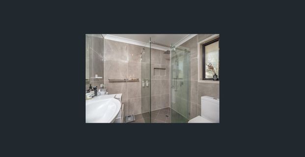 Spacious 4 Bedroom Family Home in Pacific Pines - Photo 1