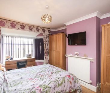 3 Bed Terraced House, Kenpas Highway, CV3 - Photo 2