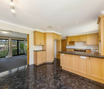 Stunning Three Bedroom Family Home with Pool, Solar and Large Garde... - Photo 6