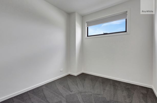 7 Rakia Lane, Fraser Rise VIC 3336 - Townhouse For Rent | Domain - Photo 1