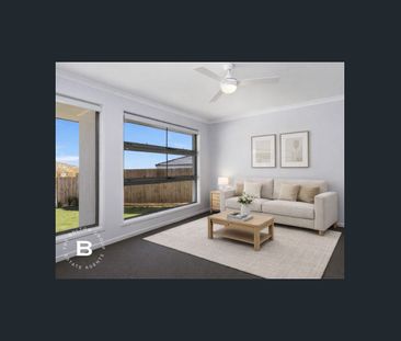 Stylish Family Living in the Heart of Spring Mountain - Photo 4