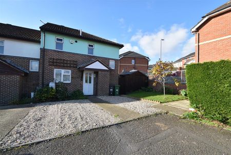 2 Bed House - End Terrace - Photo 2