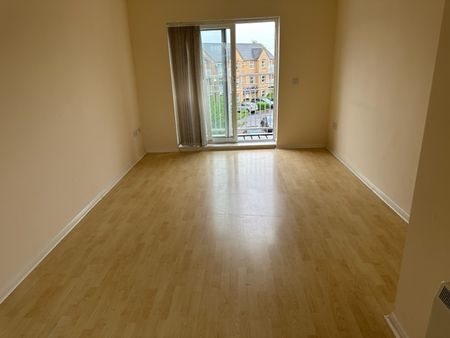 2 bedroom flat on Kilderkin Court, CV1 2UF area. - Photo 2
