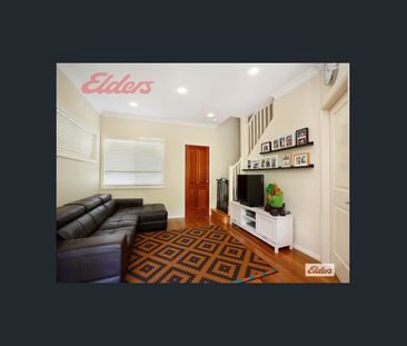 Modern Three Bedroom Townhouse - Photo 2