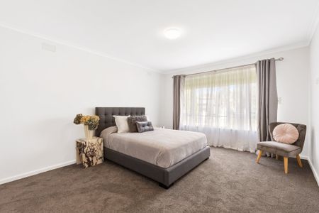 Space, Comfort and Convenience - Gardening Included! - Photo 3