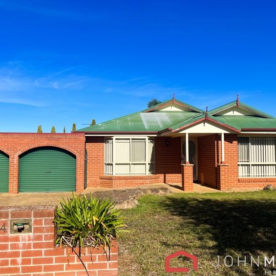 4 Tikki Place Glenfield Park NSW 2650 - Photo 1