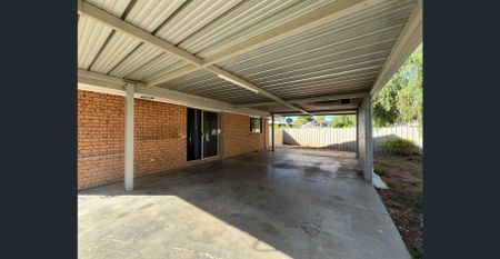 Partially Renovated Three Bedroom Home in a Quiet Merbein Court - Photo 4