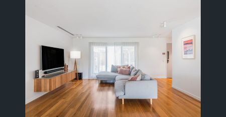 Freshly Updated Living in an Ideal Belmont Location - Photo 2