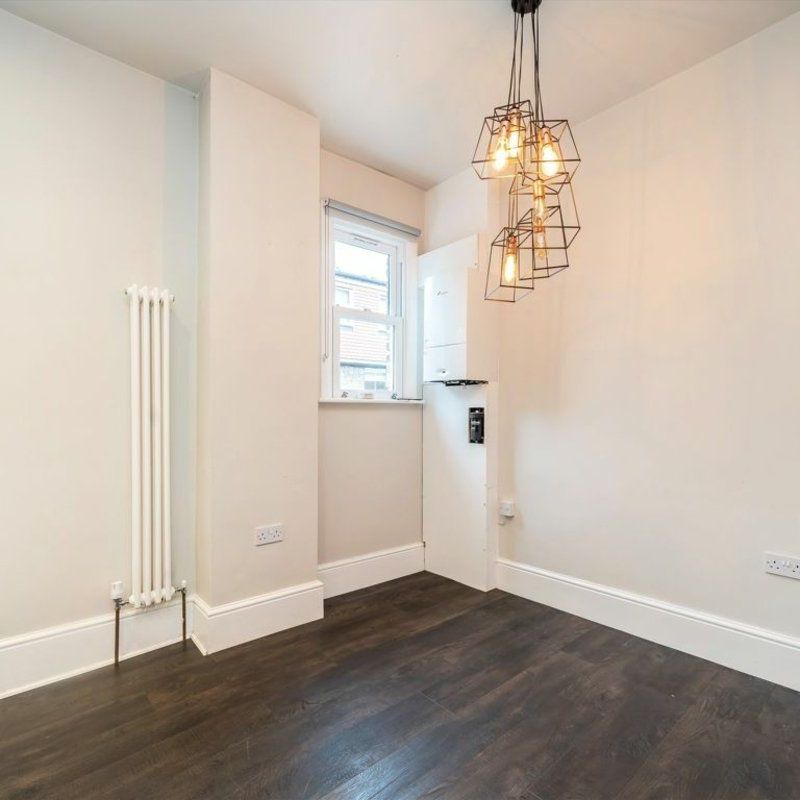 Cleveland Avenue, Chiswick, W4 - Photo 1