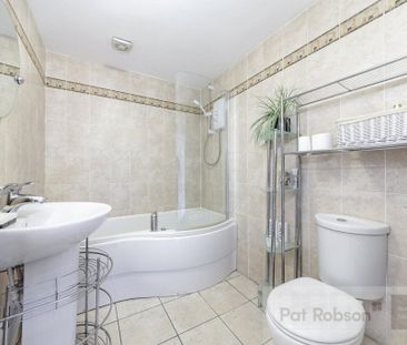 Grosvenor Road, Newcastle Upon Tyne - Photo 5