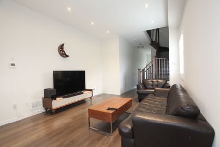 For Lease - 266 Elyse Court, Aurora, Ontario - Photo 5