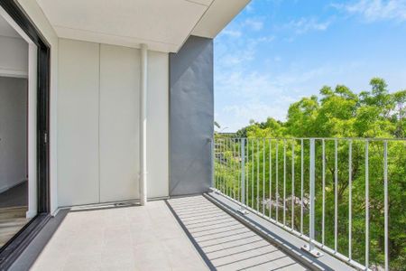 Open the Door To City-Fringe Sophistication and Style - Photo 4