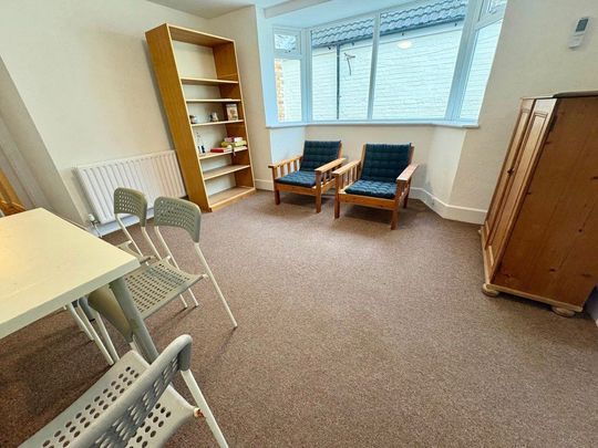 TWO DOUBLE BEDROOMS, BOURNEMOUTH (P01531) - Photo 1