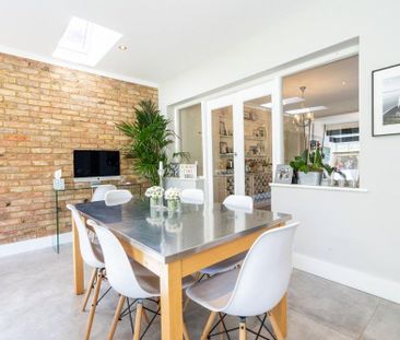 4 bedroom detached house to rent - Photo 2