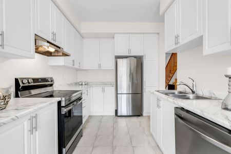 For Lease - 21 Sapphire Way, Thorold, Ontario - Photo 4