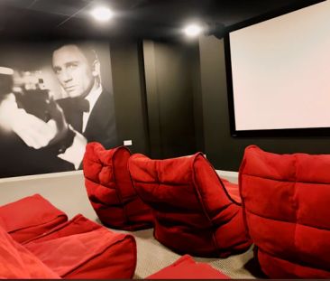 Classic Bigger Studio - Cityscape View - Photo 2