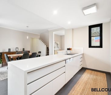 Spacious Three-Bedroom Townhouse Minutes from the River. - Photo 4