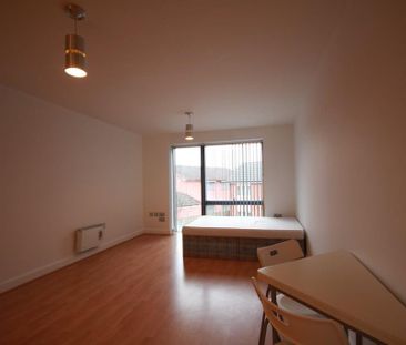 Studio to rent - Photo 1
