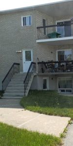Logement 4 1/2 demi sous sol triplex - Photo 3