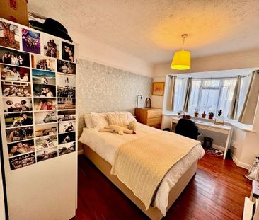 4 bedroom semi-detached house to rent - Photo 4