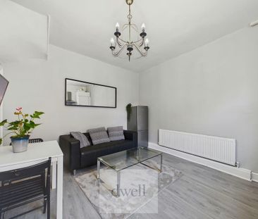 2 bedroom end of terrace house to rent - Photo 5