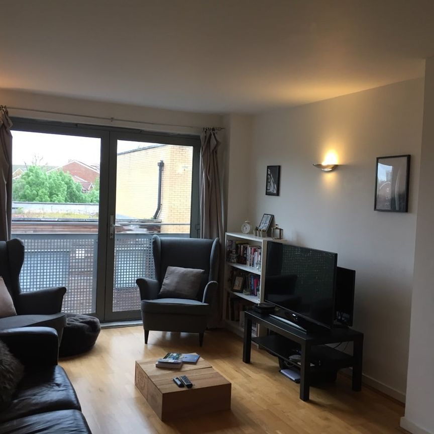 2 Bed Flat, Deals Gateway, SE13 - Photo 1