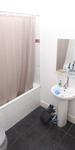 Room For Rent Llantwit Road, Pontypridd - Photo 4