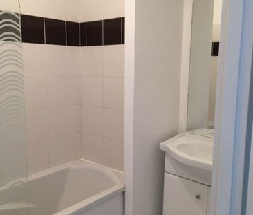 Location Appartement 2 pièces 42m² ST ANDRE DE CUBZAC 33240 - Photo 3