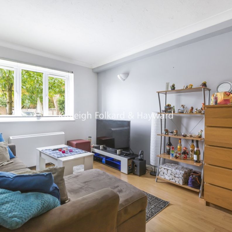 Graham Avenue, Mitcham, London, CR4 - Photo 1