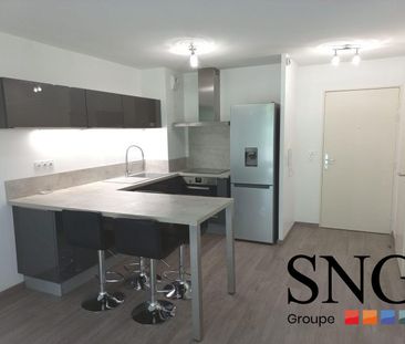 T2 MEUBLE AVEC BALCON ET PARKING - Photo 2